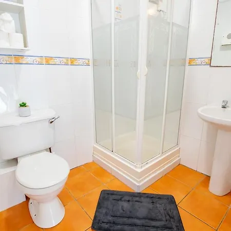 Large 4 Bed In Лимерик