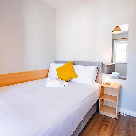Апартаменты Large 4 Bed In Лимерик