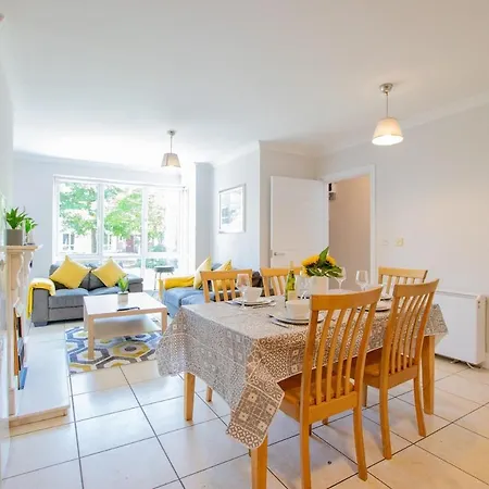 - Large 4-bed - Sleeps 6 Limerick Junction