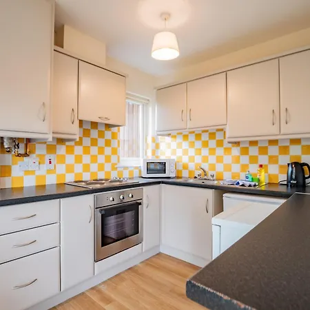 - Large 4-bed - Sleeps 6 Apartament