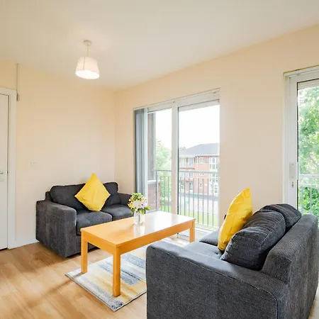 - Large 4-bed - Sleeps 6 Apartament Limerick Junction