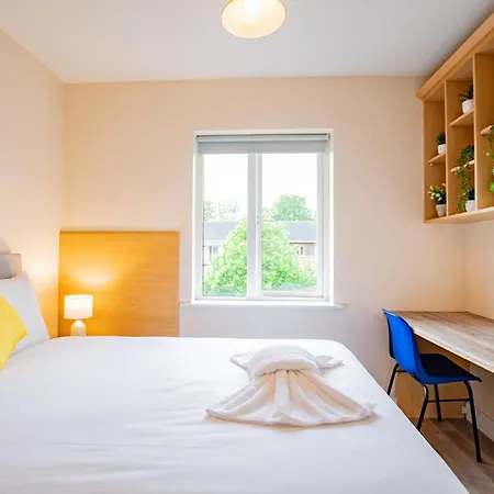 - Large 4-bed - Sleeps 6 Limerick Junction
